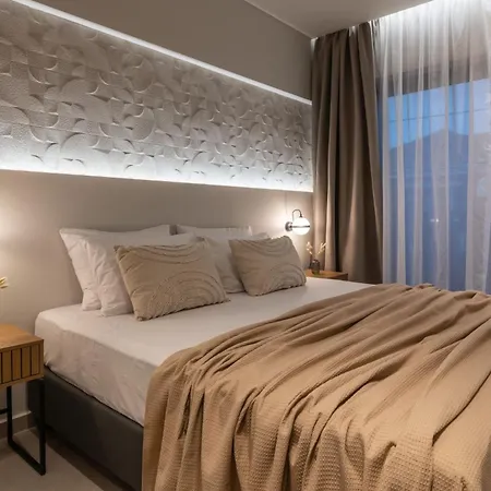 Apartment Enigma - 100m From Beach, By Zantewize *